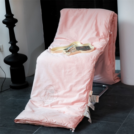 91家纺网 家纺一手货源 找家纺 假一赔三 五福临门 6A国标双宫茧桑蚕丝春秋被子100支全棉抗菌蚕丝被被芯保暖冬被