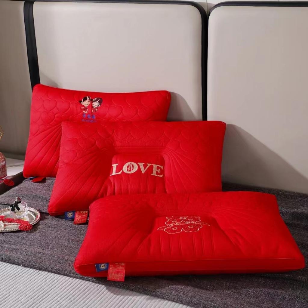 91家纺网 家纺一手货源 找家纺 荣运 全棉刺绣喜庆婚庆枕头结婚多用保健枕头枕芯 喜乐婚庆枕