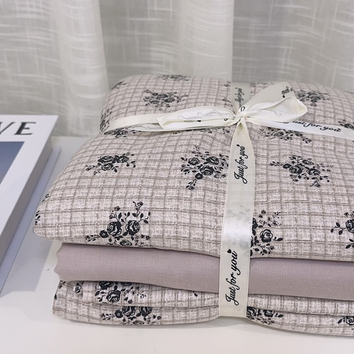 91家纺网 家纺一手货源 找家纺 爱思佳 2024新款A类母婴全棉双层纱印花四件套 复古布朗尼