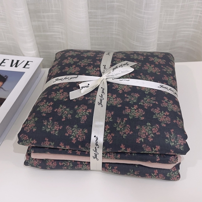 91家纺网 家纺一手货源 找家纺 爱思佳 2024新款A类母婴全棉双层纱印花四件套 丽萨