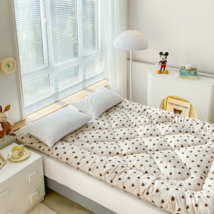 91家纺网 家纺一手货源 找家纺 缦卡琳家纺 2024新款活性生态棉大豆床垫 一心一意