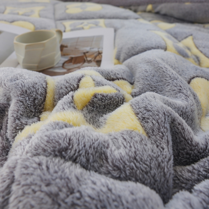 91家纺网 家纺一手货源 找家纺 断码清仓 牛奶绒冬被羊羔绒冬被雪花绒法莱绒被子春秋被