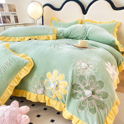 91家纺网 家纺一手货源 找家纺 漫布云240g全消光韩版花边牛奶绒贴布绣刺绣四件套法莱兔毛绒金貂婴儿绒