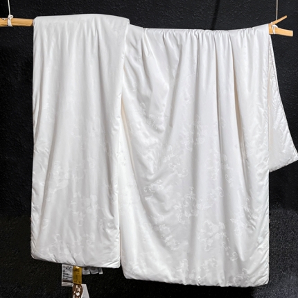 91家纺网 家纺一手货源 找家纺 360度全拉链可视黄金蚕丝被 桐乡手工拉制桑蚕丝空调夏凉春秋冬被芯 假一赔三