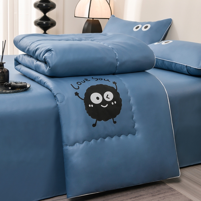 91家纺网 家纺一手货源 找家纺 艾兜坊 2024新款水洗真丝大豆被空调被夏被小煤球系列 小煤球-宾利蓝