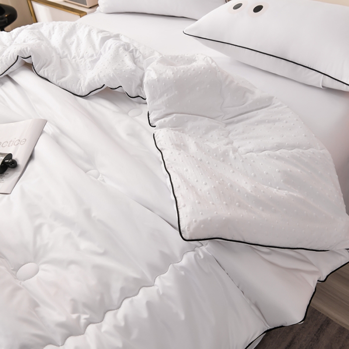 91家纺网 家纺一手货源 找家纺 艾兜坊 2024新款水洗真丝大豆被空调被夏被小煤球系列 小煤球-富贵白