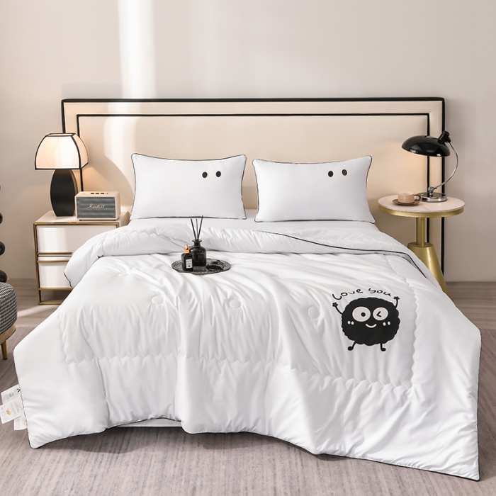 91家纺网 家纺一手货源 找家纺 艾兜坊 2024新款水洗真丝大豆被空调被夏被小煤球系列 小煤球-富贵白