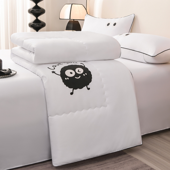 91家纺网 家纺一手货源 找家纺 艾兜坊 2024新款水洗真丝大豆被空调被夏被小煤球系列 小煤球-富贵白