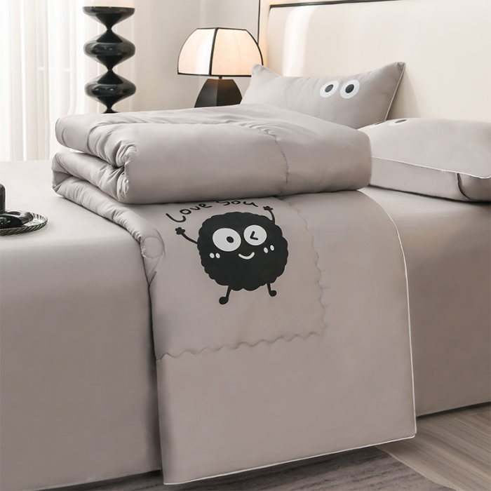 91家纺网 家纺一手货源 找家纺 艾兜坊 2024新款水洗真丝大豆被空调被夏被小煤球系列 小煤球-山中灰