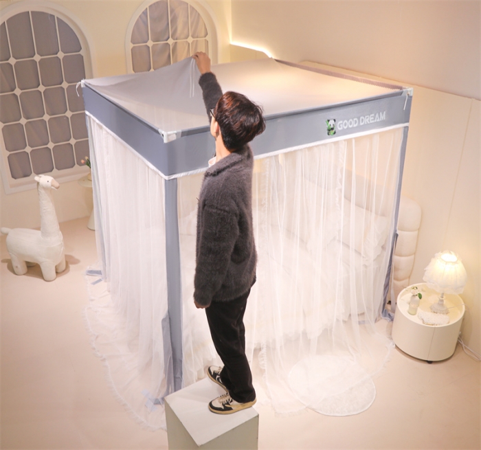 91家纺网 家纺一手货源 找家纺 迪凡保罗 2025新款2408熊猫烫画外穿杆落地宫廷蚊帐 月光灰