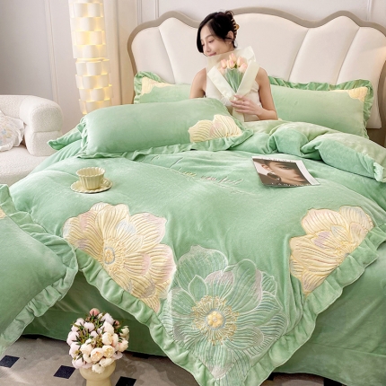 91家纺网 家纺一手货源 找家纺 漫布云秋冬230g9.5斤全消光牛奶绒四件套法式公主风婴儿绒雪纺花边款