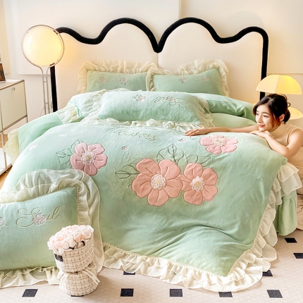 91家纺网 家纺一手货源 找家纺 秋冬230g9.5斤全消光牛奶绒四件套法式公主风婴儿绒雪纺花边款