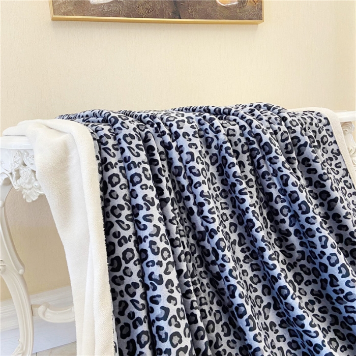 91家纺网 家纺一手货源 找家纺 卡奥 2024新款双层复合云貂绒北极绒休闲毛毯 黑豹点