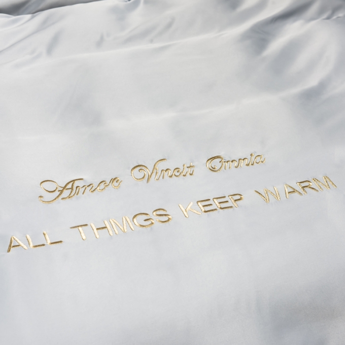 91家纺网 家纺一手货源 找家纺 欧冠 2024新品水洗真丝绣花盛夏系列单被套四件套北卡蓝