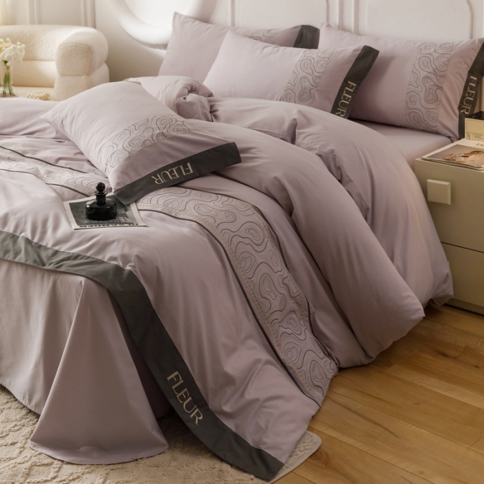 91家纺网 家纺一手货源 找家纺 艾莱家纺  2024新款A类全棉水洗棉加厚绣花四件套 威廉-千夏紫