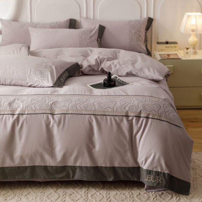 91家纺网 家纺一手货源 找家纺 艾莱家纺  2024新款A类全棉水洗棉加厚绣花四件套 威廉-千夏紫