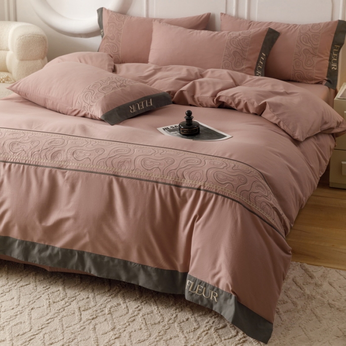 91家纺网 家纺一手货源 找家纺 艾莱家纺  2024新款A类全棉水洗棉加厚绣花四件套 威廉-豆沙红