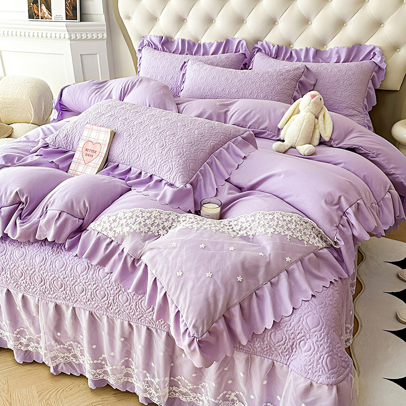 91家纺网 家纺一手货源 找家纺  漫布云2025春夏新款A类母婴级双层纱棉麻蕾丝花边床盖四件套—安妮系列