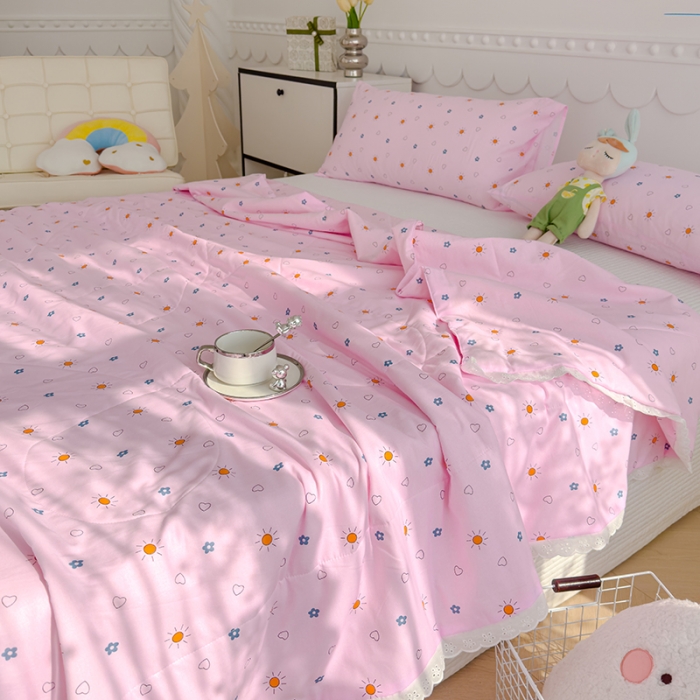 91家纺网 家纺一手货源 找家纺 芯恋 2025新款韩版花边里外全棉棉花夏被春秋被 漫步时光