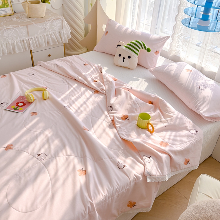 91家纺网 家纺一手货源 找家纺 芯恋 2025新款韩版花边里外全棉棉花夏被春秋被 棉花朵朵-肉桂粉