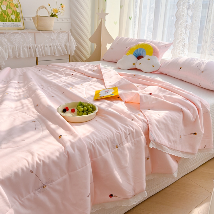 91家纺网 家纺一手货源 找家纺 芯恋 2025新款韩版花边里外全棉棉花夏被春秋被 蒲公英