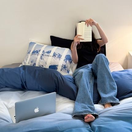 91家纺网 家纺一手货源 找家纺 艾沁家纺 2024新款40支全棉渐变色混搭四件套 渐变蓝