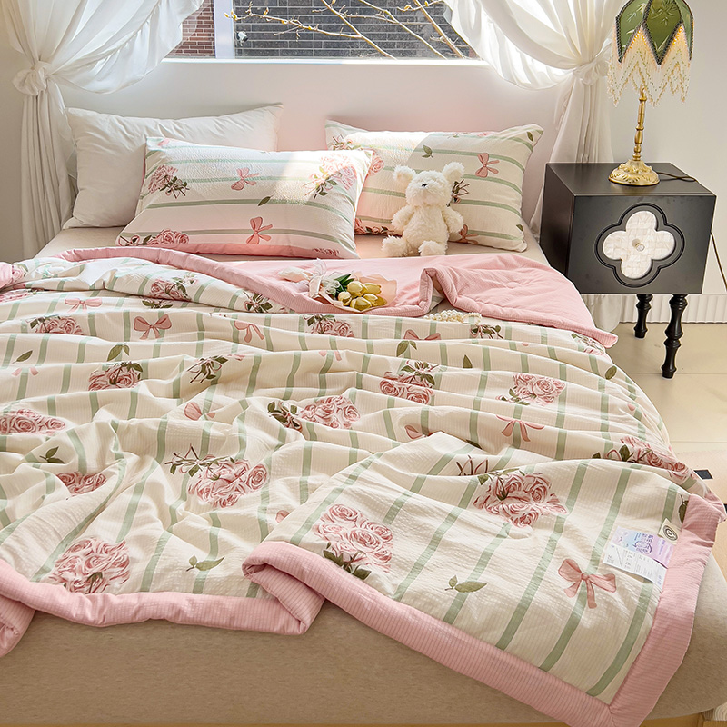 91家纺网 家纺一手货源 找家纺 星巴K家纺 2024新款小清新柔软泡泡棉夏凉被被子空调被夏被 花束