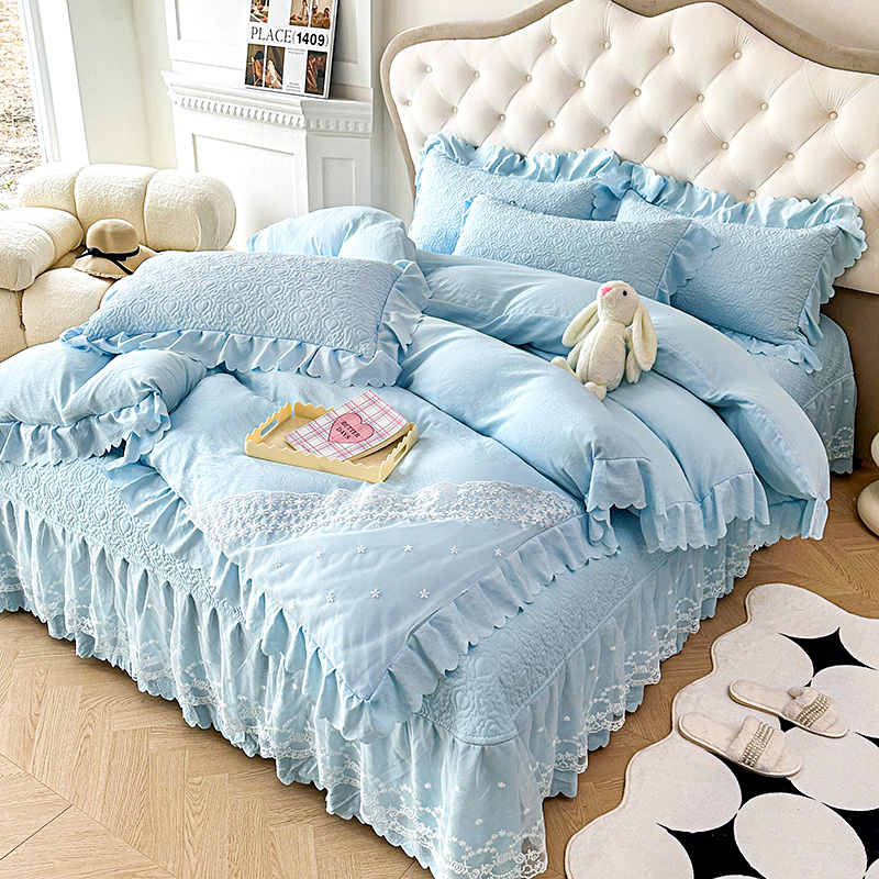 91家纺网 家纺一手货源 找家纺 2025春夏新款A类母婴级双层纱棉麻蕾丝花边床盖四件套—安妮系列