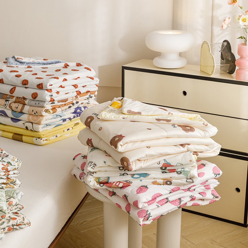 91家纺网 家纺一手货源 找家纺 （总）绒梦里 2024新款有氨小凉皮凉感冰豆豆夏被小清新儿童夏凉被空调被