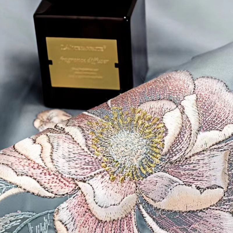 91家纺网 家纺一手货源 找家纺 2024婚庆送礼休闲居家120支长绒棉轻奢高端绣花圆角款四件套新品