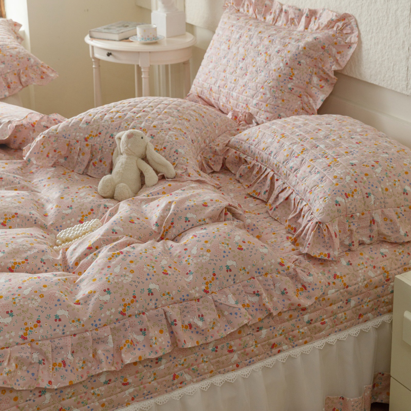 91家纺网 家纺一手货源 找家纺 胜权 2024新款高端欧根纱全棉印花夹棉床盖四件套 萌小兔