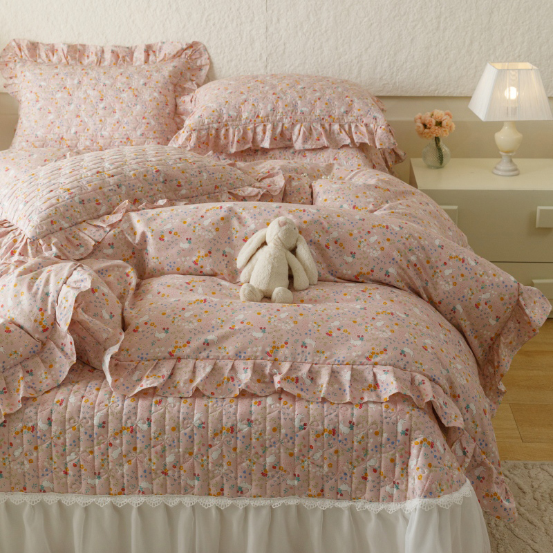 91家纺网 家纺一手货源 找家纺 胜权 2024新款高端欧根纱全棉印花夹棉床盖四件套 萌小兔