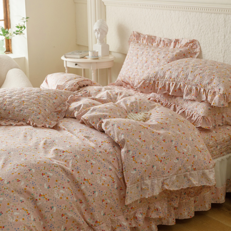 91家纺网 家纺一手货源 找家纺 胜权 2024新款高端欧根纱全棉印花夹棉床盖四件套 萌小兔