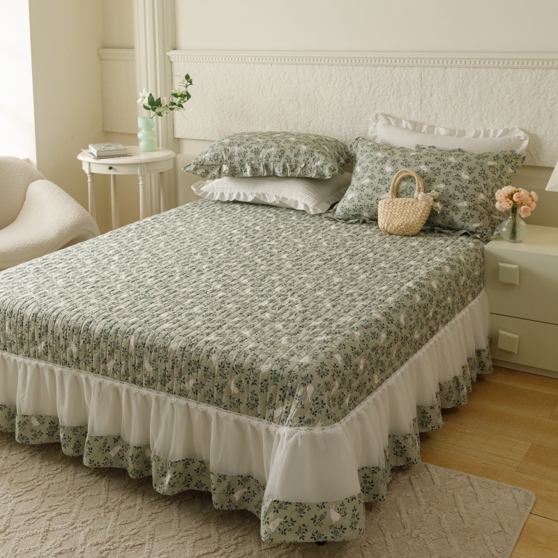 91家纺网 家纺一手货源 找家纺 胜权  2024新款高端欧根纱全棉印花夹棉床盖单品 忆江南