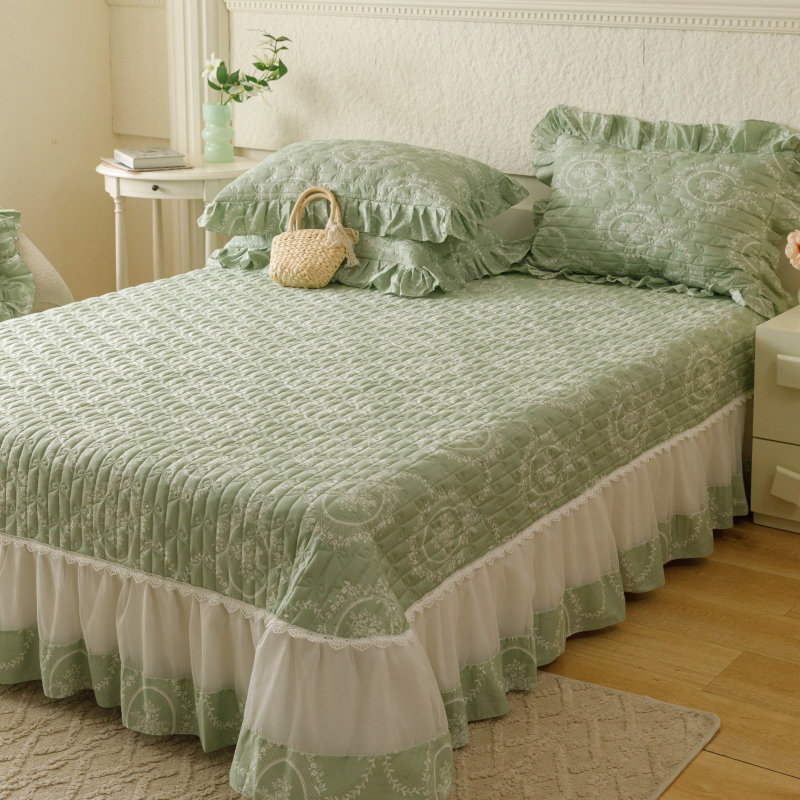 91家纺网 家纺一手货源 找家纺 （总）胜权  2024新款高端欧根纱全棉印花夹棉床盖单品