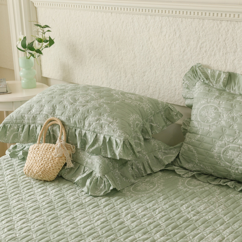 91家纺网 家纺一手货源 找家纺 （总）胜权  2024新款高端欧根纱全棉印花夹棉床盖单品