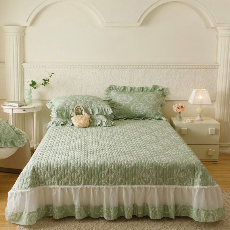 91家纺网 家纺一手货源 找家纺 （总）胜权  2024新款高端欧根纱全棉印花夹棉床盖单品