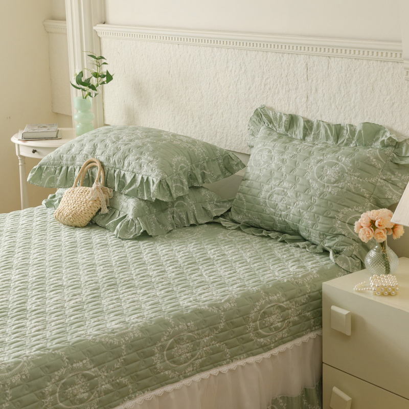 91家纺网 家纺一手货源 找家纺 胜权  2024新款高端欧根纱全棉印花夹棉床盖单品 洛可可