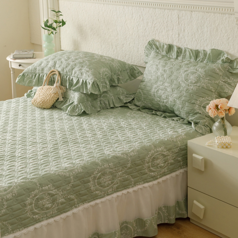 91家纺网 家纺一手货源 找家纺 胜权  2024新款高端欧根纱全棉印花夹棉床盖单品 洛可可