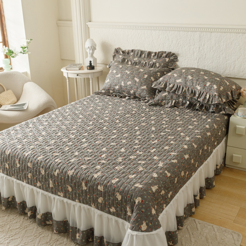 胜权  2024新款高端欧根纱全棉印花夹棉床盖单品 浅小沫