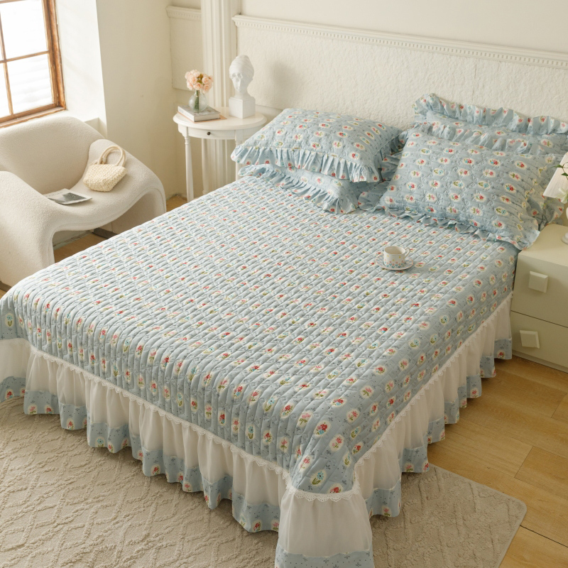 91家纺网 家纺一手货源 找家纺 胜权  2024新款高端欧根纱全棉印花夹棉床盖单品 忘忧草