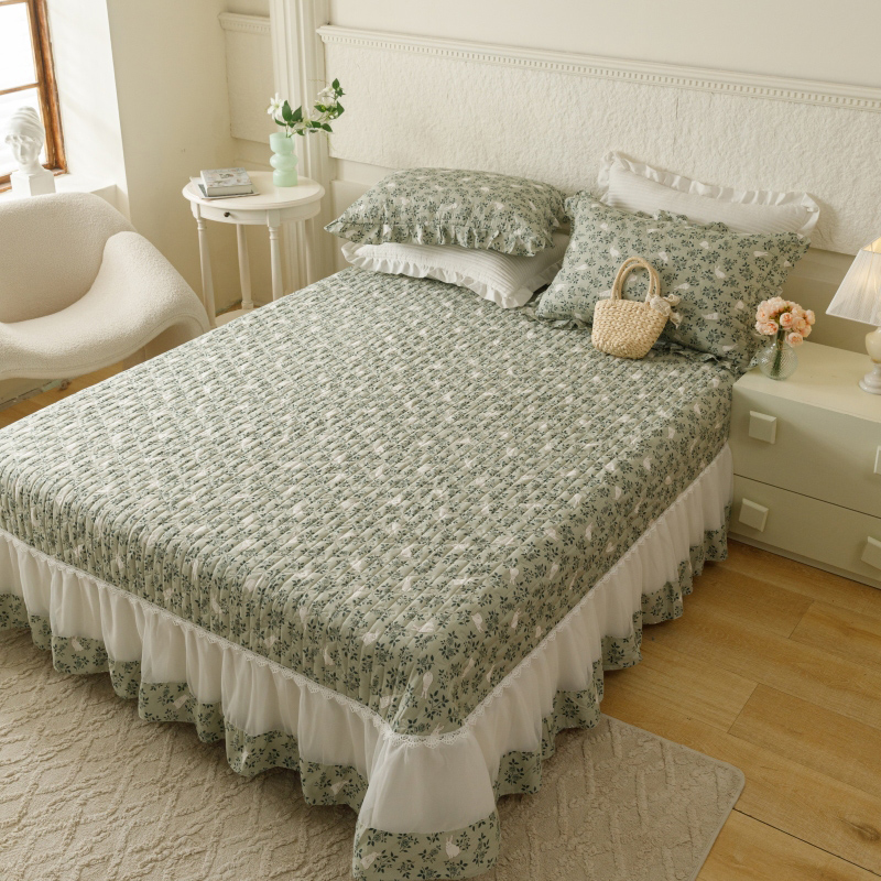 91家纺网 家纺一手货源 找家纺 胜权  2024新款高端欧根纱全棉印花夹棉床盖单品 忆江南