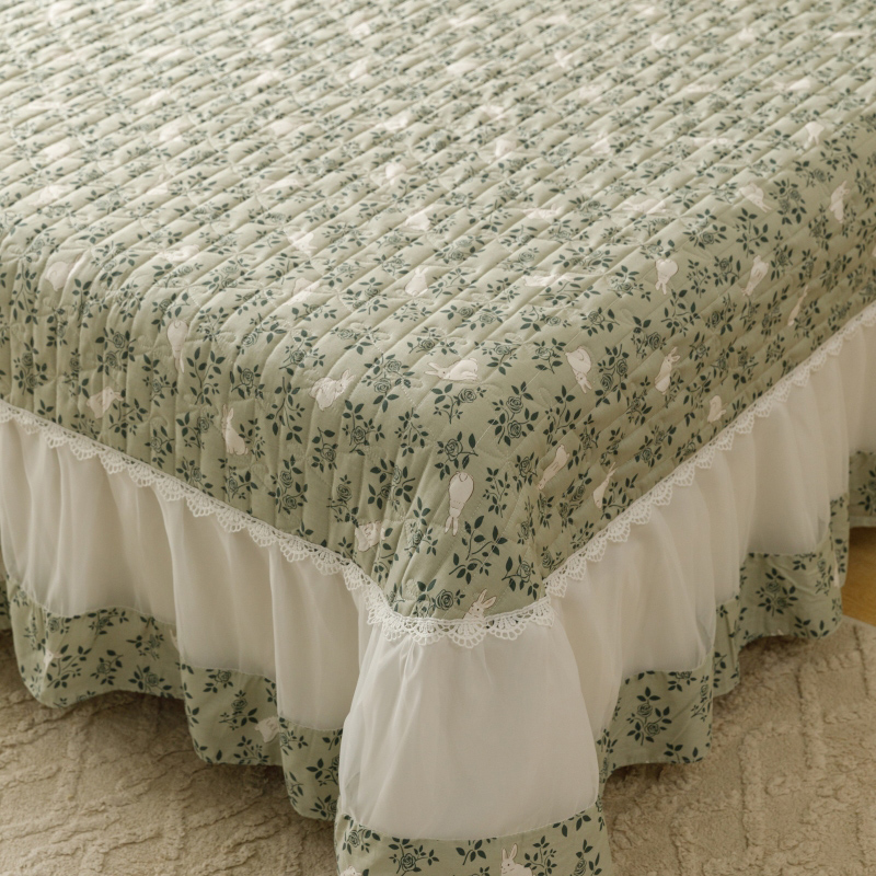 91家纺网 家纺一手货源 找家纺 胜权  2024新款高端欧根纱全棉印花夹棉床盖单品 忆江南