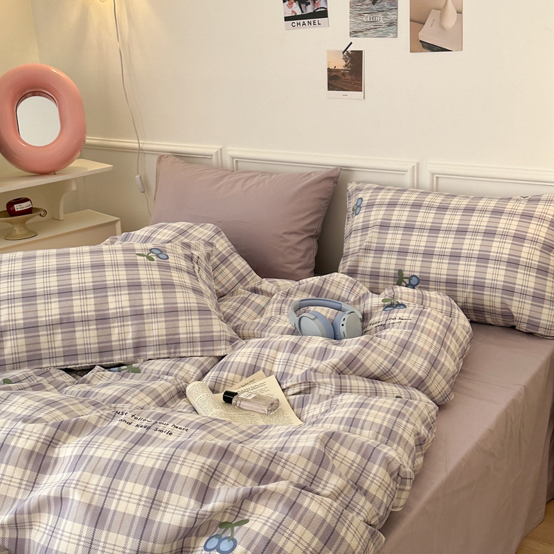 91家纺网 家纺一手货源 找家纺 昔可 2024新款全棉格子元素四件套  紫格蓝樱桃