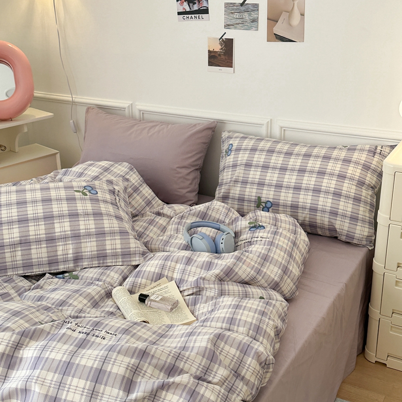 91家纺网 家纺一手货源 找家纺 昔可 2024新款全棉格子元素四件套  紫格蓝樱桃