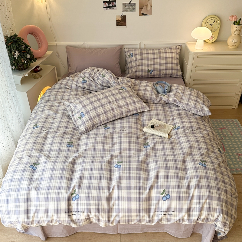 91家纺网 家纺一手货源 找家纺 昔可 2024新款全棉格子元素四件套  紫格蓝樱桃