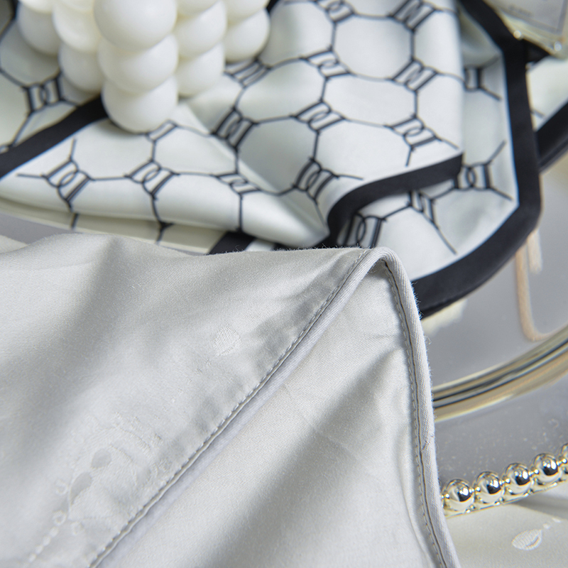 91家纺网 家纺一手货源 找家纺 热销柞蚕丝被 高端全棉贡缎提花柞蚕丝被 保真纯桑蚕丝被 夏凉被 空调被 春秋被 冬被 婚庆被子