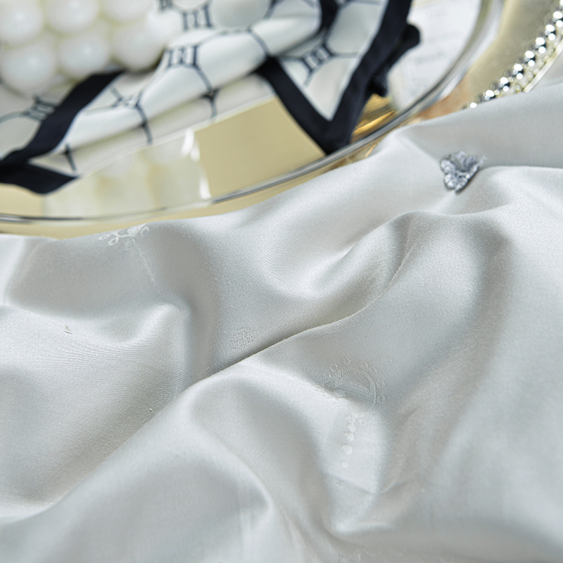 91家纺网 家纺一手货源 找家纺 热销柞蚕丝被 高端全棉贡缎提花柞蚕丝被 保真纯桑蚕丝被 夏凉被 空调被 春秋被 冬被 婚庆被子