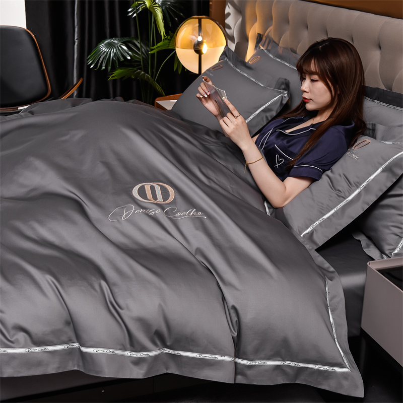 91家纺网 家纺一手货源 找家纺 瑞驰2024新款丹尼斯系列长绒棉绣花四件套 丹尼斯-高级灰