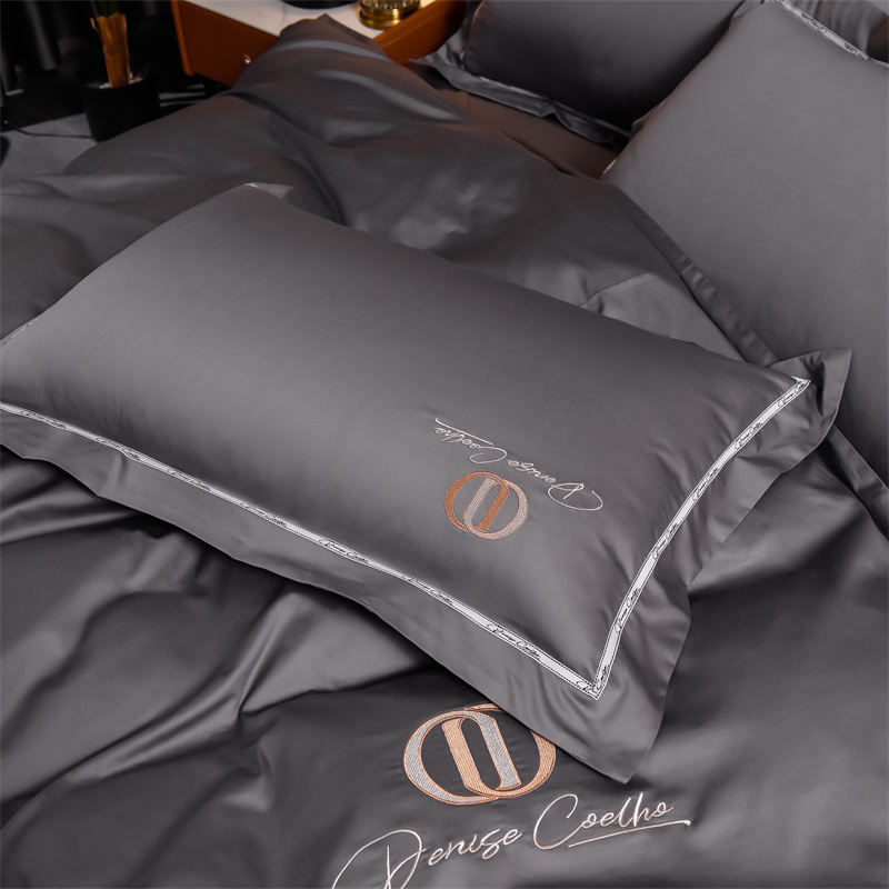 91家纺网 家纺一手货源 找家纺 瑞驰2024新款丹尼斯系列长绒棉绣花四件套 丹尼斯-高级灰